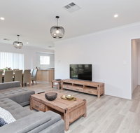 Modern and Spacious home near Curtin University - Accommodation Broome