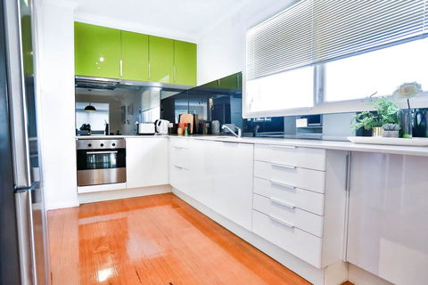Mont Albert 2 Bedrooms Morden House - Accommodation Broome 0