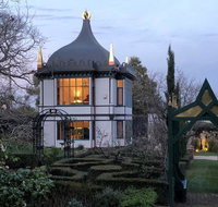 Montacute Pavilion  Gardens - Accommodation Broome