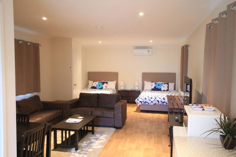 Mossman Motel Holiday Villas - Accommodation Broome 2