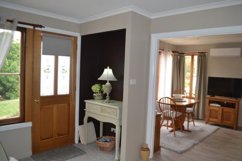 Mulberry Cottage Unique B&B Accommodation - Accommodation Broome 2