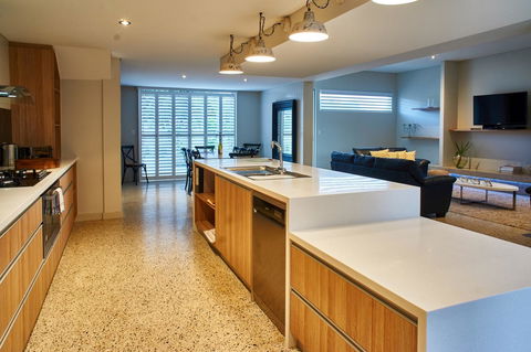 The Urban Beach House - Accommodation Broome 8