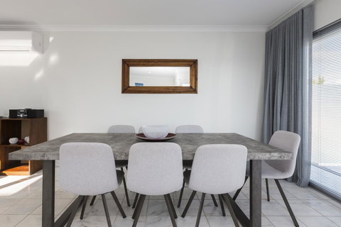 Cottesloe Beach House II - Accommodation Broome 5