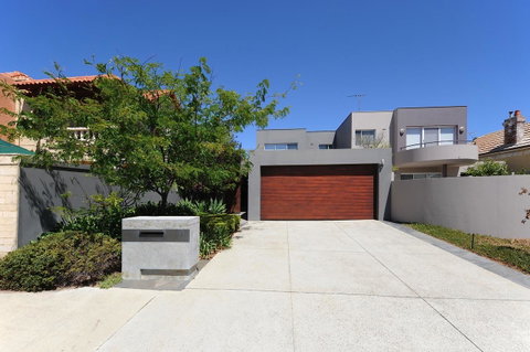 Cottesloe Beach House II - Accommodation Broome 22