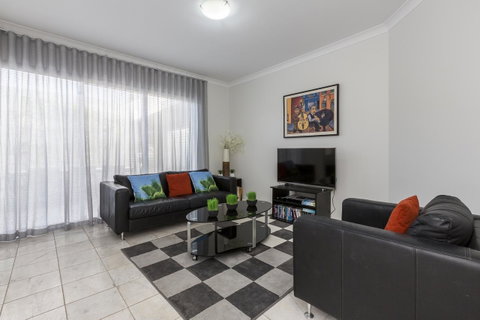 Cottesloe Beach House II - Accommodation Broome 7