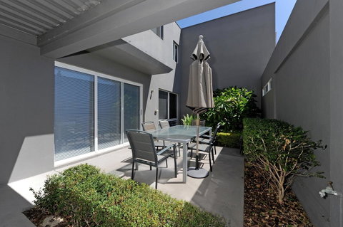 Cottesloe Beach House II - Accommodation Broome 21