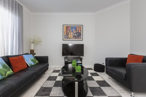 Cottesloe Beach House II - Accommodation Broome 6
