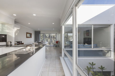 Cottesloe Beach House II - Accommodation Broome 3