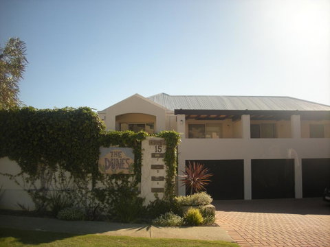 Dunes Scarborough Beach - Accommodation Broome 0