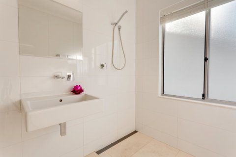 Cottesloe Contemporary Villa - Accommodation Broome 7