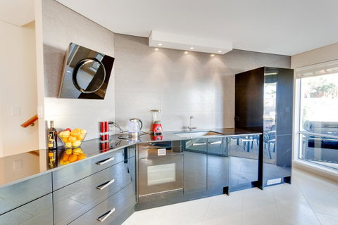 Cottesloe Contemporary Villa - Accommodation Broome 12