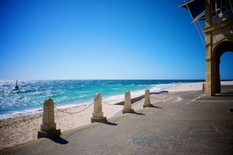 Cottesloe Artist's Beach Retreat - Accommodation Broome 6