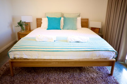 Cottesloe Artist's Beach Retreat - Accommodation Broome 9