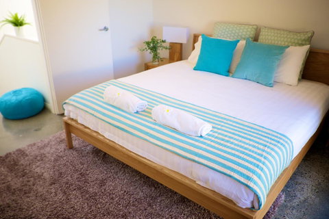 Cottesloe Artist's Beach Retreat - Accommodation Broome 13