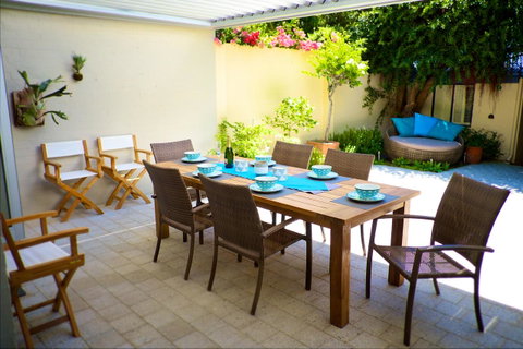 Cottesloe Artist's Beach Retreat - Accommodation Broome 2
