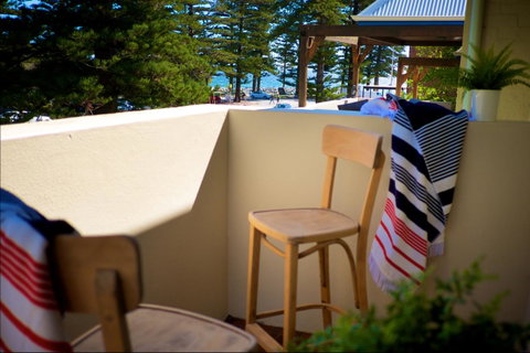 Cottesloe Artist's Beach Retreat - Accommodation Broome 14
