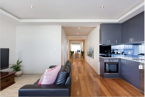 Adele's Luxury South Beach Apartment With King Bed - Accommodation Broome 12