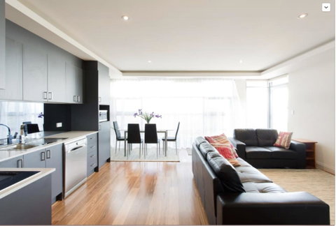 Adele's Luxury South Beach Apartment With King Bed - Accommodation Broome 1