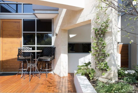 Adele's Luxury South Beach Apartment With King Bed - Accommodation Broome 21