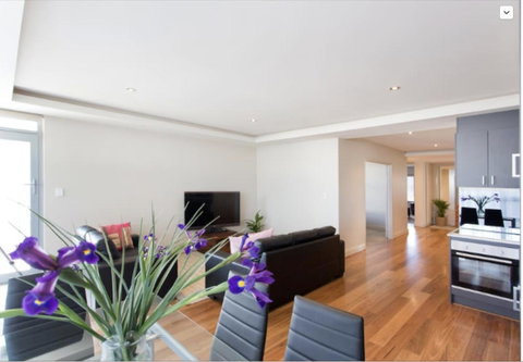 Adele's Luxury South Beach Apartment With King Bed - Accommodation Broome 9