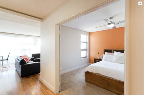 Adele's Luxury South Beach Apartment With King Bed - Accommodation Broome 4
