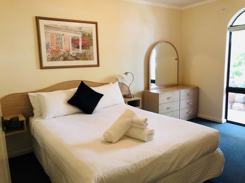 West Beach Lagoon 208 â€“ Great Value! - Accommodation Broome 2