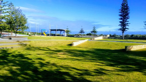 Mandurah Beach Front Apartment - Accommodation Broome 9