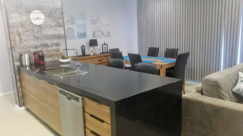 Mandurah Beach Front Apartment - Accommodation Broome 13