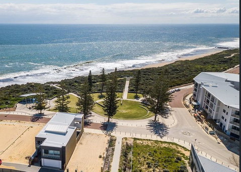 Mandurah Beach Front Apartment - Accommodation Broome 1