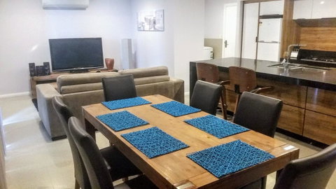 Mandurah Beach Front Apartment - Accommodation Broome 2