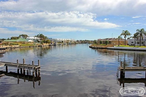 Waterside Canal Dreams - Accommodation Broome 2
