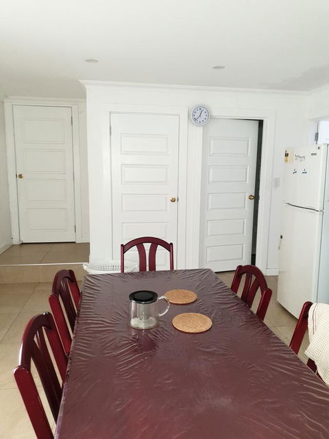 DIANELLA Budget Rooms Happy Place To Stay - Accommodation Broome 10