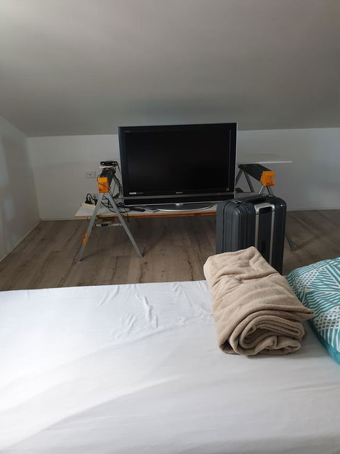 DIANELLA Budget Rooms Happy Place To Stay - Accommodation Broome 6