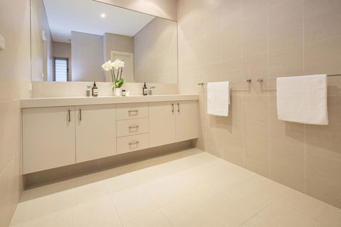 Calm Waters - Accommodation Broome 3