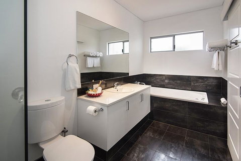 Churchill Studios - Accommodation Broome 1