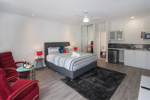 Churchill Studios - Accommodation Broome 3
