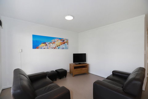 West Beach Lagoon 206 - Sleeps Three! Value!!! - Accommodation Broome 7