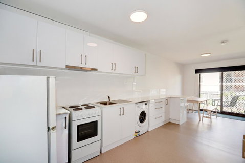 West Beach Lagoon 206 - Sleeps Three! Value!!! - Accommodation Broome 9