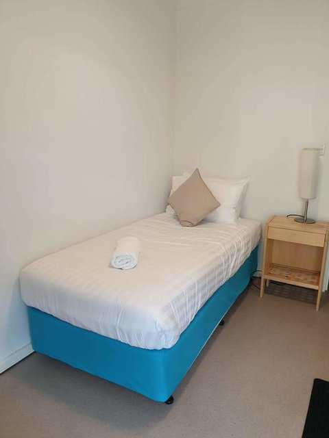 West Beach Lagoon 206 - Sleeps Three! Value!!! - Accommodation Broome 2