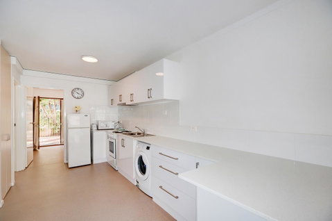 West Beach Lagoon 206 - Sleeps Three! Value!!! - Accommodation Broome 11