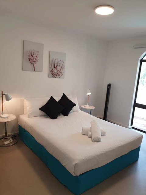 West Beach Lagoon 206 - Sleeps Three! Value!!! - Accommodation Broome 4