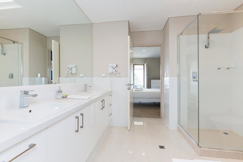 The White Pearl Penthouse - Accommodation Broome 16