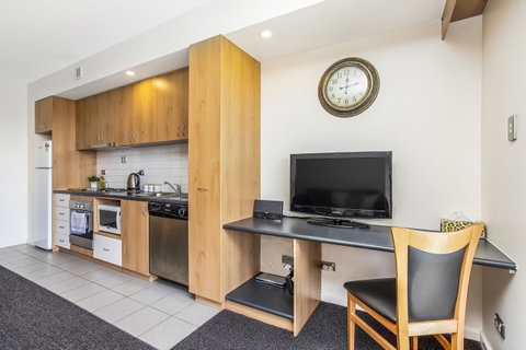 508 Stupendous Sunsets & Views Pool Gym Parking - Accommodation Broome 21