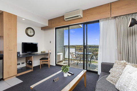 508 Stupendous Sunsets & Views Pool Gym Parking - Accommodation Broome 5