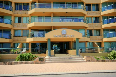 Sandcastles At The Beach Outstanding Location! - Accommodation Broome 0