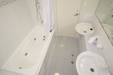 Sandcastles At The Beach Outstanding Location! - Accommodation Broome 18