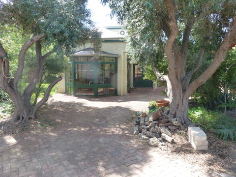 The Russell House - Accommodation Broome 22
