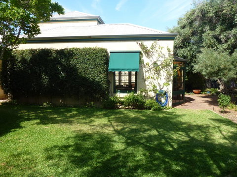 The Russell House - Accommodation Broome 19
