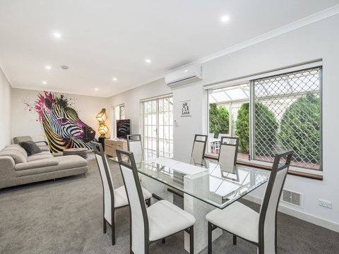 Luxury Federation Style Home - Sleeps 10 - Accommodation Broome 0