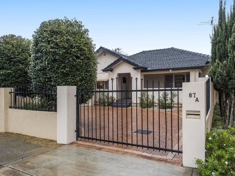 Luxury Federation Style Home - Sleeps 10 - Accommodation Broome 17